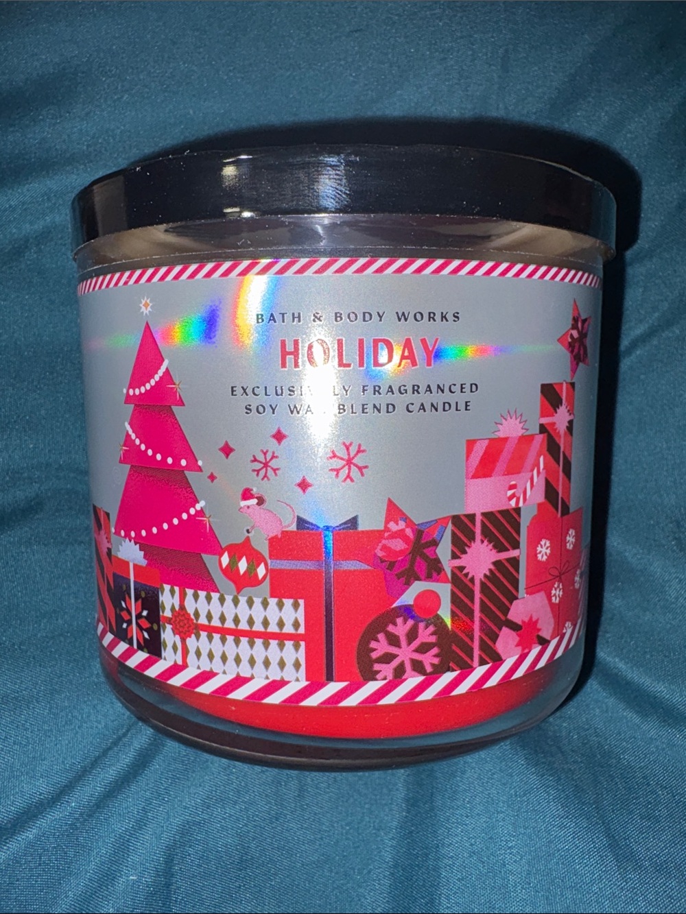 Bath & Body Works Holiday Candle - Soy Blend - Holiday Scent (cinna